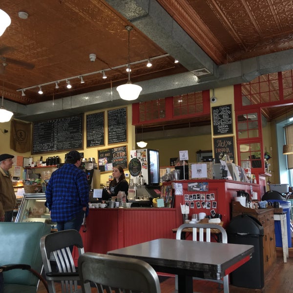 Foto tirada no(a) Peekskill Coffee House por Eric V. em 4/28/2019