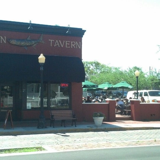 5/5/2013에 Tony V.님이 Tarpon Tavern에서 찍은 사진