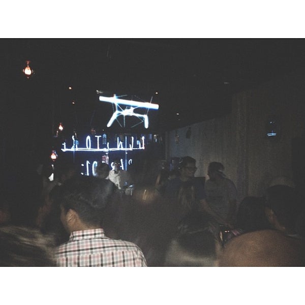 10/19/2013にNindyaがMonstore Bar #01: JOHN DOEで撮った写真