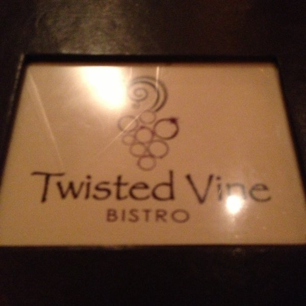 Foto tirada no(a) Twisted Vine Bistro por EJ P. em 4/19/2013