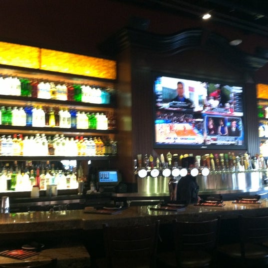 Photo taken at BJ&#39;s Restaurant &amp; Brewhouse by Jose H. on 12/26/2012