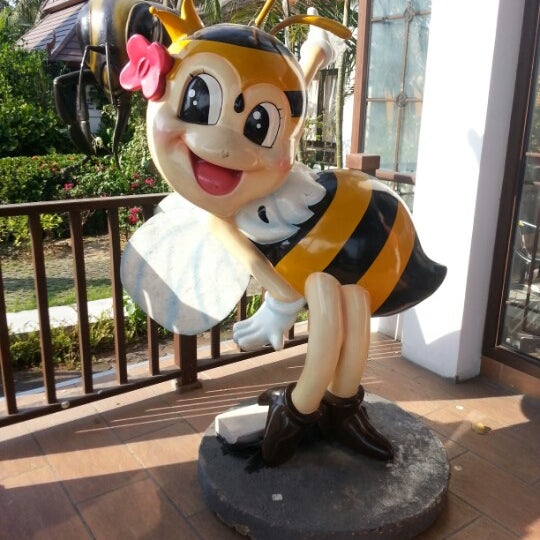 Das Foto wurde bei Big Bee Farm (Pattaya) von Burcu 🇷🇺 S. am 1/2/2013 aufgenommen