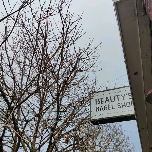 Photo taken at Beauty&#39;s Bagel Shop by Trev ✌. on 12/25/2020