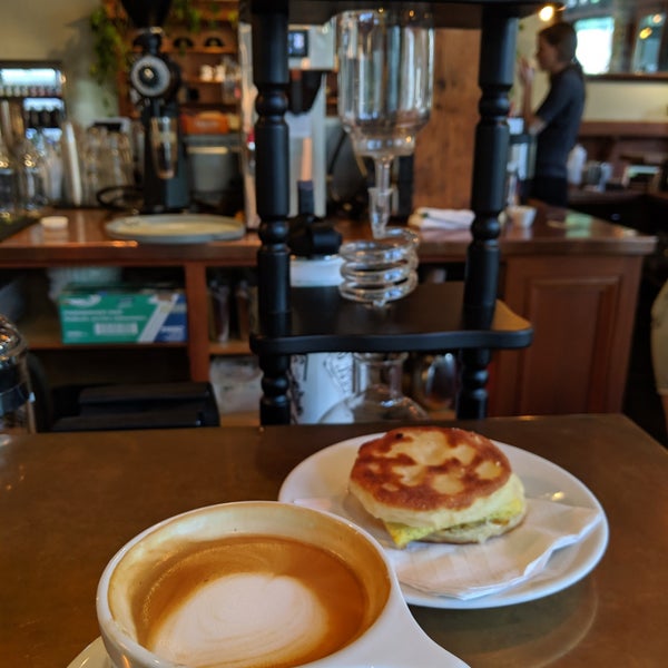 Снимок сделан в Case Study Coffee пользователем Tomomi I. 7/18/2019