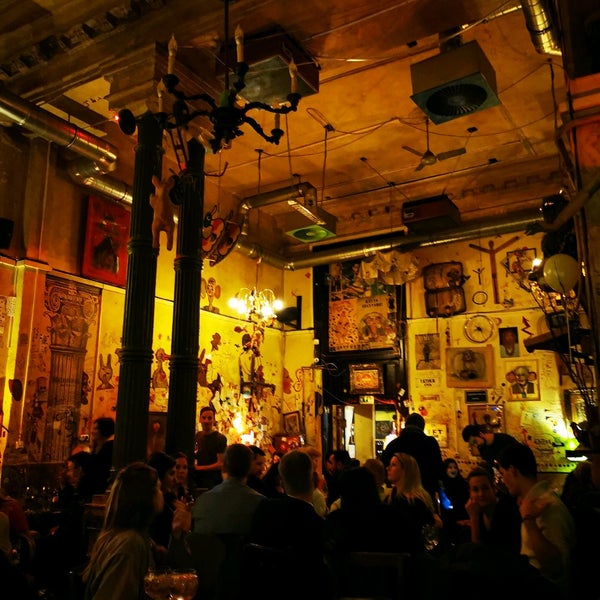 12/23/2019にTony P.がCsendes Vintage Bar &amp; Cafeで撮った写真