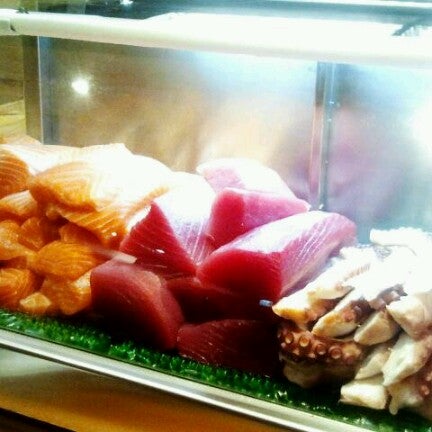 Photo taken at Sushi Yuzu by Ramon C. on 10/9/2012
