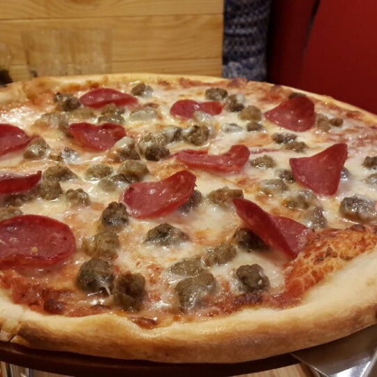 Foto diambil di Flippin Pizza oleh Hafizal K. pada 9/5/2014