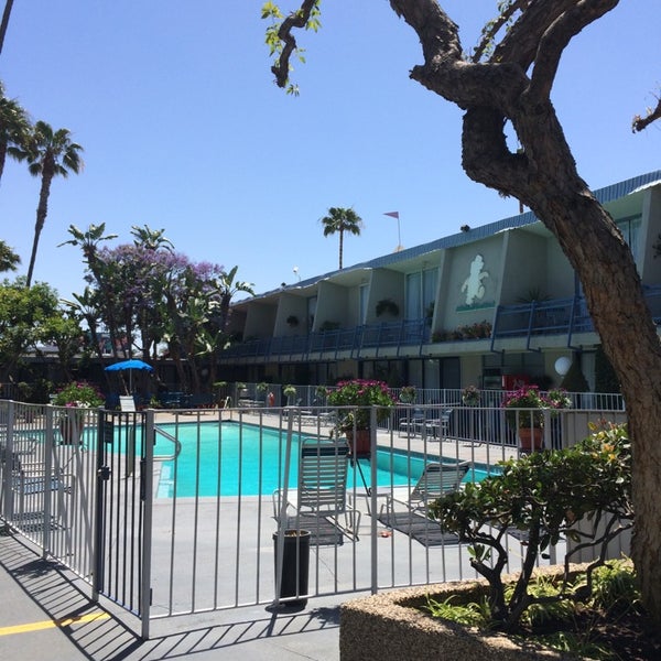5/11/2014 tarihinde Naci ✅.ziyaretçi tarafından Travelodge Hotel at LAX'de çekilen fotoğraf