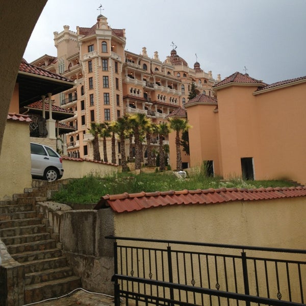 Royal Castle Р•Р»РµРЅРёС‚Рµ