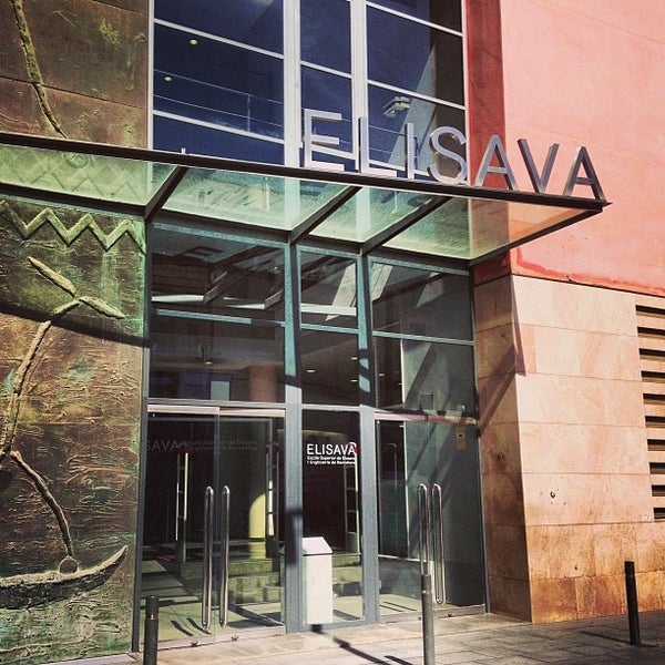 Das Foto wurde bei Elisava - Escola Universitaria de Disseny i Enginyeria de Barcelona von Helena C. am 9/20/2013 aufgenommen