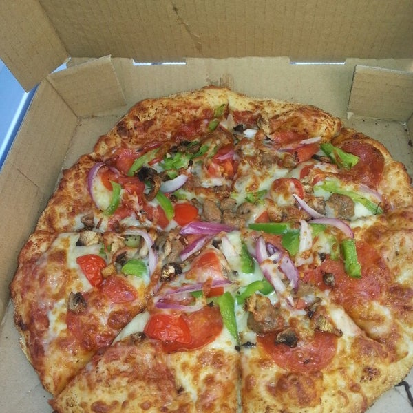 Round Table Pizza San Leandro Bayfair Matttroy