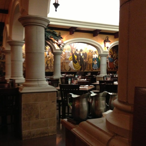 Foto diambil di Abuelo&#39;s Mexican Restaurant oleh Stuart D. pada 3/7/2013