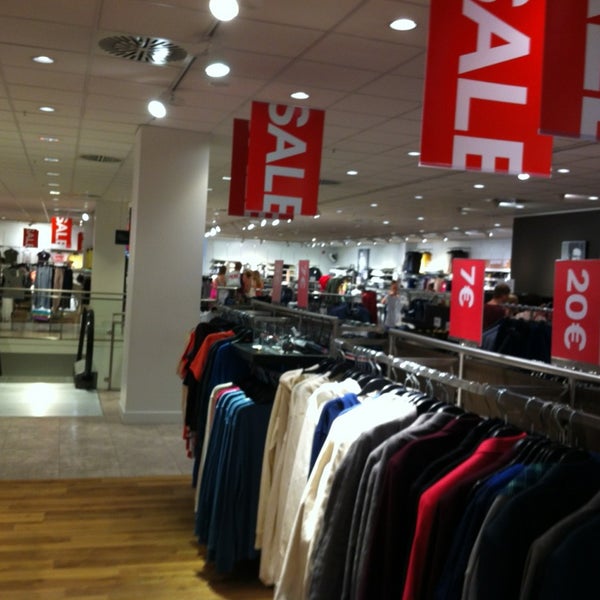 H&M - Regensburg, Bayern