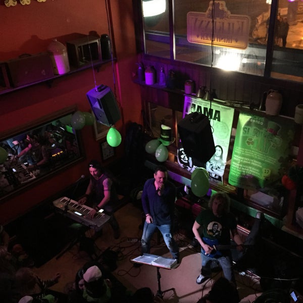 Photo taken at Hogan&#39;s Bar &amp; Restaurant by Volkan Ç. on 3/17/2015