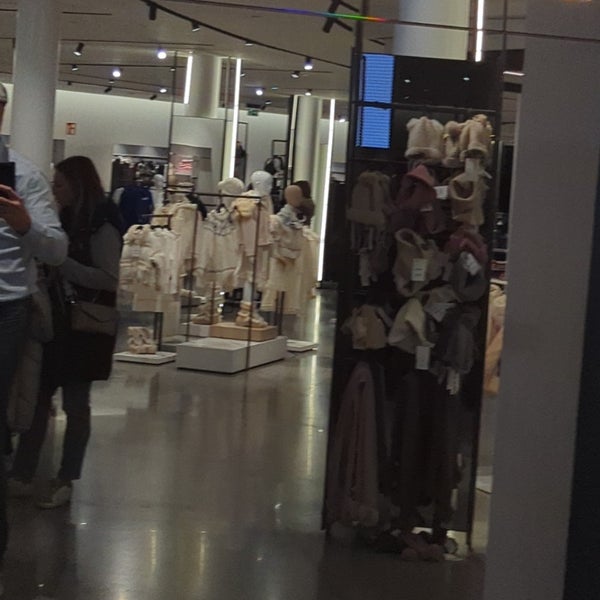 Zara Clothing Store in Wien