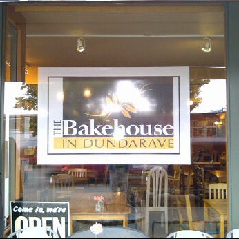 รูปภาพถ่ายที่ The Bakehouse in Dundarave โดย Event D. เมื่อ 9/24/2012