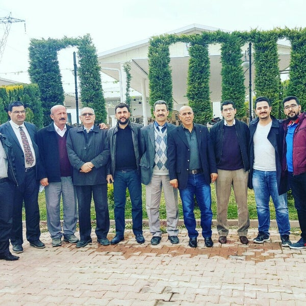 4/13/2016에 Osman Nuri K.님이 Sırçalı Uygur Restaurant에서 찍은 사진