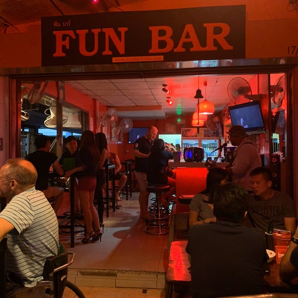 Брюгге ереван бар. Fun bar. Карлитос бар красная поляна. Название ресторана. Самый лучший бар в америке.
