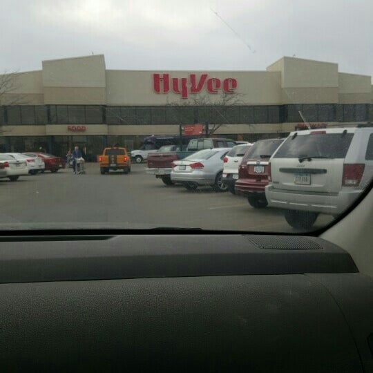 Photo taken at Hy-Vee by Kristin H. on 3/4/2016
