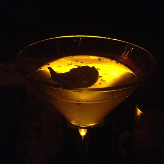 11/30/2012 tarihinde Marie D.ziyaretçi tarafından Cellar Bar at Bryant Park Hotel'de çekilen fotoğraf