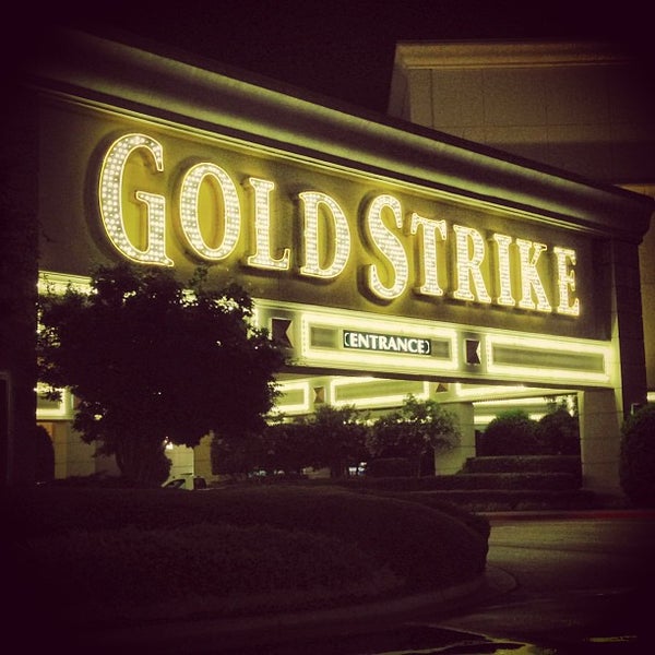 Photo prise au Gold Strike Casino Resort par DeAndre J. le7/21/2013