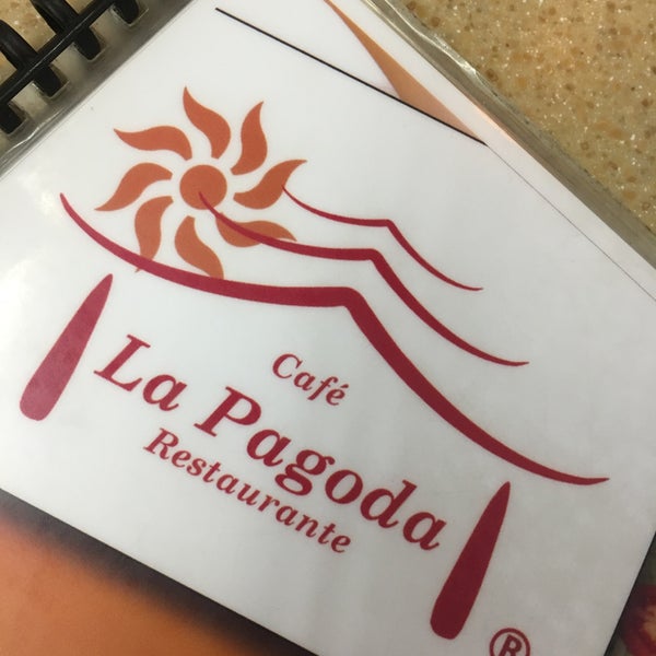 รูปภาพถ่ายที่ Café La Pagoda โดย Joseba R. เมื่อ 9/6/2019