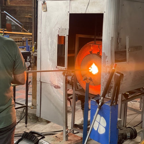 Photo taken at Simon Pearce Restaurant, Retail &amp; Glassblowing by Mitchell L. on 8/10/2021