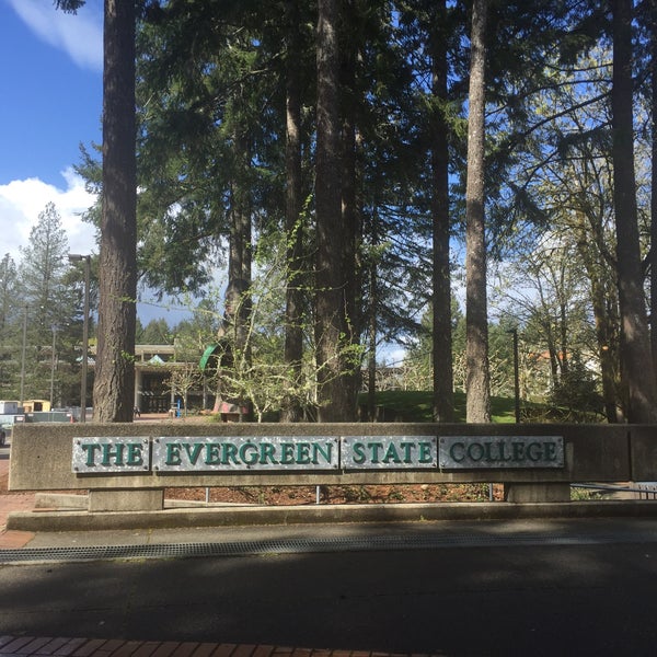 Foto diambil di The Evergreen State College oleh GBK Gwyneth pada 4/4/2016