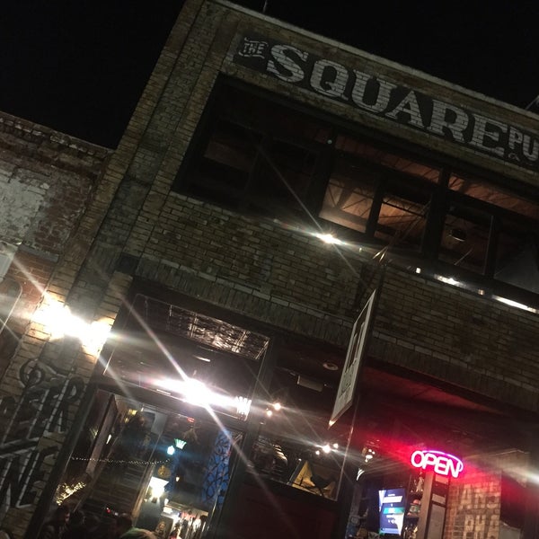 Foto tirada no(a) The Square Pub por GBK Gwyneth em 11/16/2017