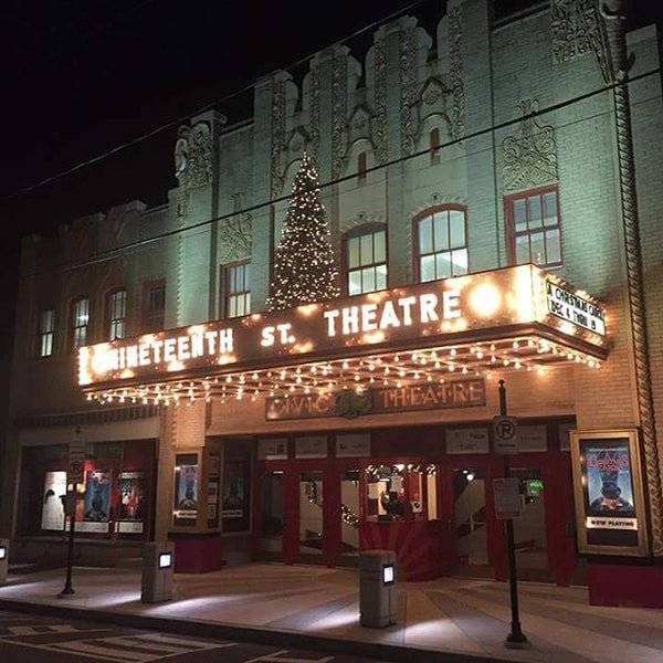 Foto tomada en Civic Theatre of Allentown  por Darlene M. el 12/8/2015