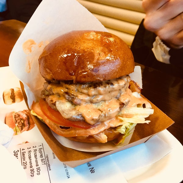 Photo prise au My! Burgers &amp; Fries par Theodòr T. le1/11/2018