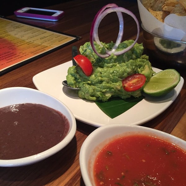 Foto diambil di Lalo&#39;s Fine Mexican Cuisine oleh David P. pada 5/23/2015