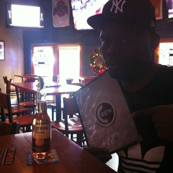 12/28/2012 tarihinde Roo C.ziyaretçi tarafından Crew Bar and Grill'de çekilen fotoğraf
