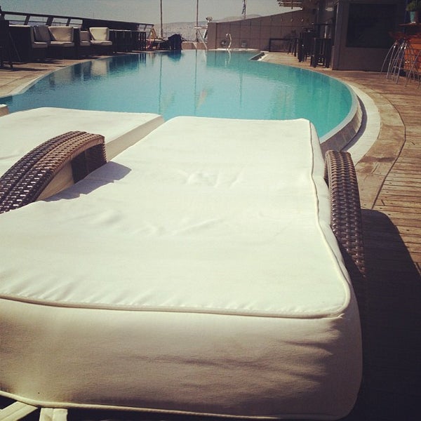 9/30/2012 tarihinde Θούκηςziyaretçi tarafından Melia Athens Hotel'de çekilen fotoğraf