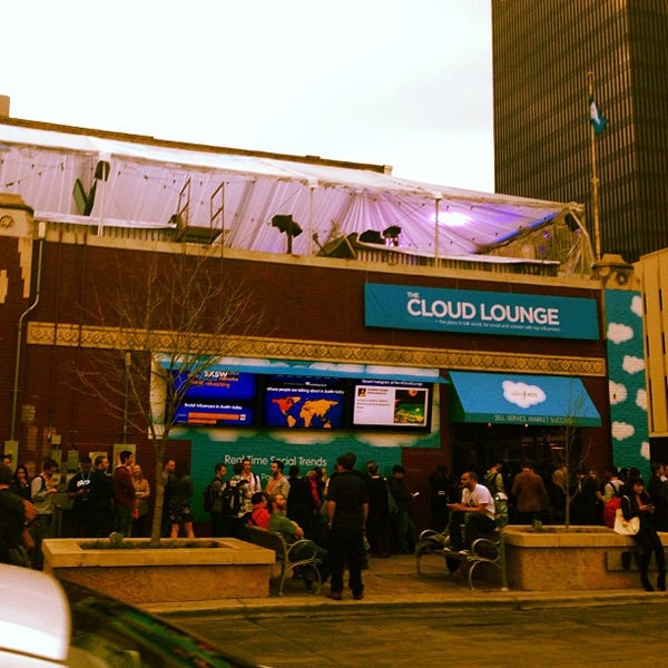 Photo prise au The Cloud Lounge (salesforce.com) par J.R. A. le3/10/2013