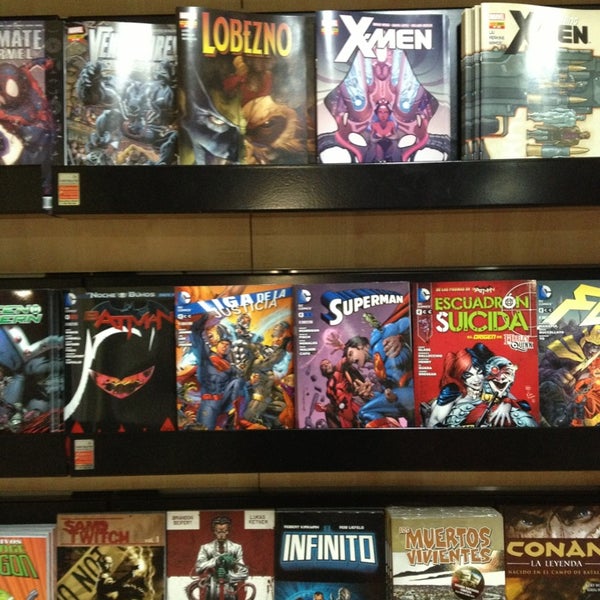 1/21/2013 tarihinde Noel M.ziyaretçi tarafından Manhattan Comics Valencia'de çekilen fotoğraf