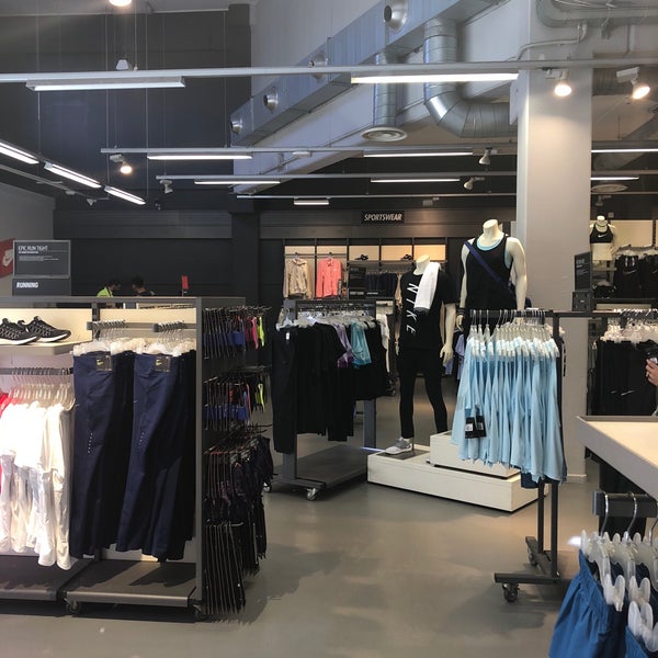 Nike outlet serravalle discount