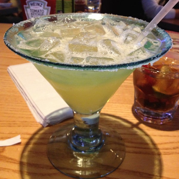 Photo taken at Chili&#39;s Grill &amp; Bar by Melissa E. on 5/11/2013