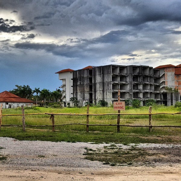 Photo taken at Rumbia Resort Villa, Paka, Terengganu by Muhammad Hanifi C. on 6/5/2013