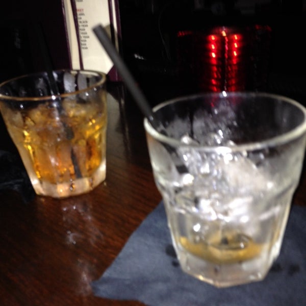 Foto diambil di Mom&#39;s Bar &amp; Lounge oleh Jordan R. pada 9/22/2013