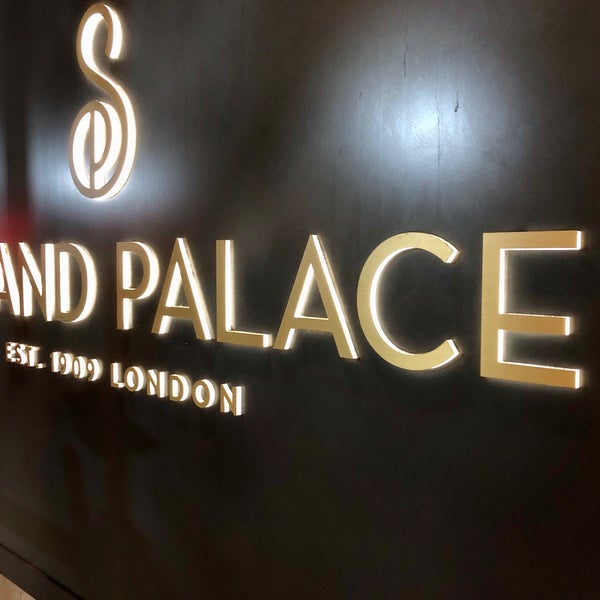 รูปภาพถ่ายที่ Strand Palace Hotel โดย Anita C. เมื่อ 11/5/2019