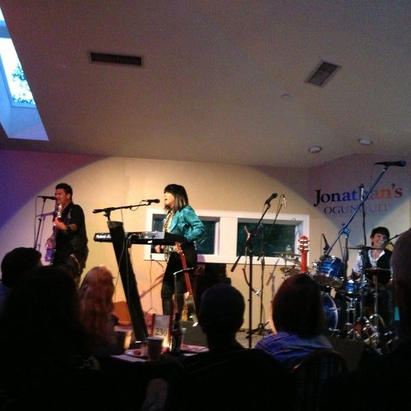Photo taken at Jonathan&#39;s Restaurant Concerts &amp; Special Events by Kee H. on 6/15/2013