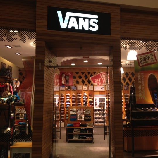 vans mall plaza norte