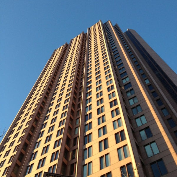 Foto scattata a The Tower at Cityplace da Bill C. il 1/30/2013