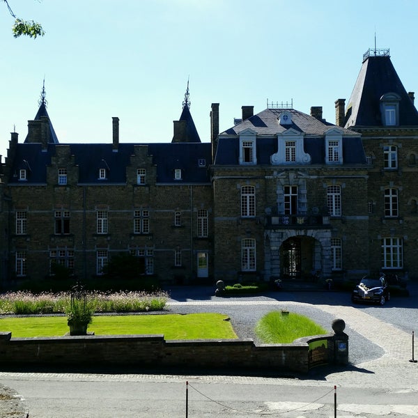 รูปภาพถ่ายที่ Château de la Poste โดย Sébastien L. เมื่อ 8/7/2016