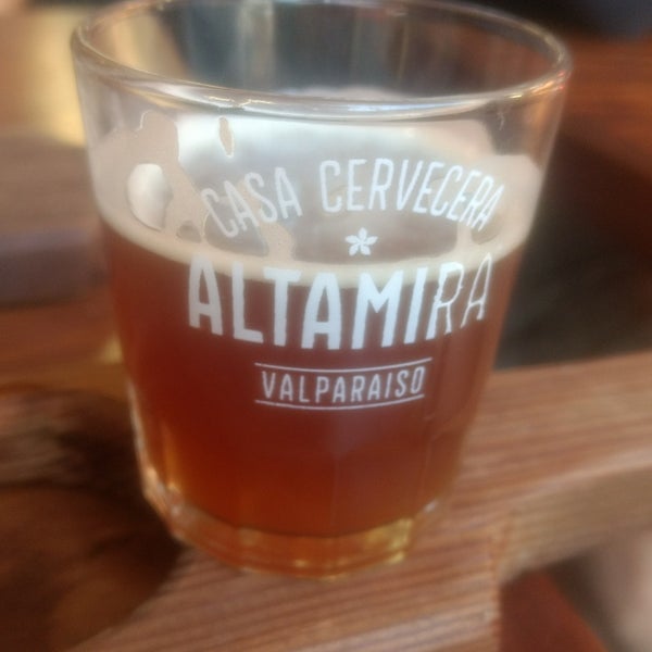 Foto tirada no(a) Casa Cervecera Altamira por Fernanda d. em 12/19/2017