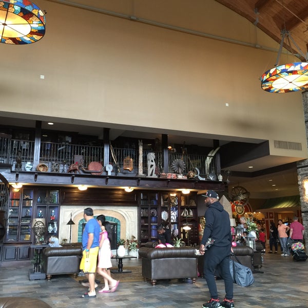 Photo taken at Camelback Lodge &amp; Indoor Waterpark by James J. on 4/28/2016