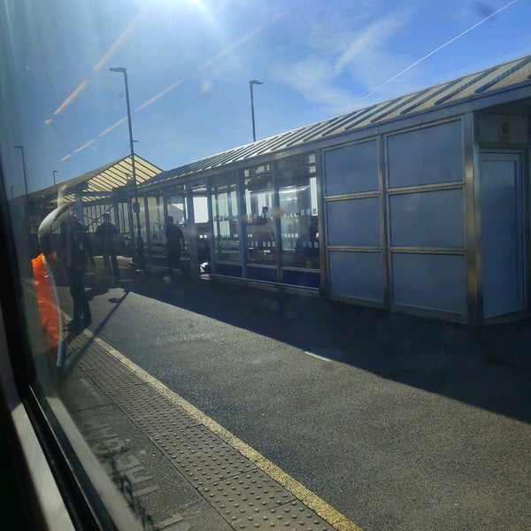 Stalybridge Railway Station (SYB) 18 tips