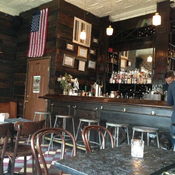 3/28/2013にTheron M.がPost Office Whiskey Barで撮った写真