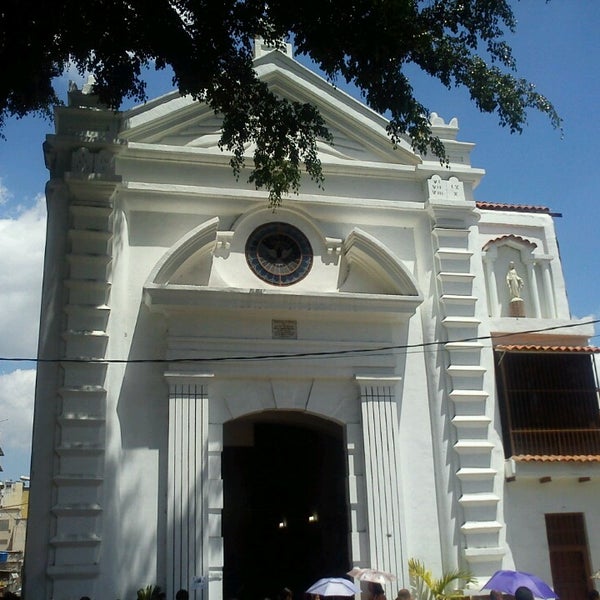 Iglesia La Santísima Trinidad - Altagracia - Av. Panteon